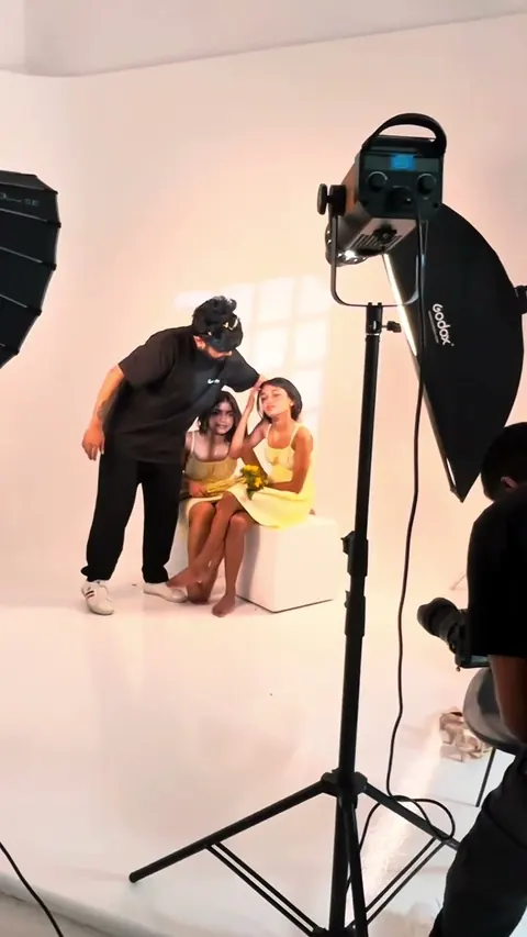 Family photoshoot in the studio, behind the scenes