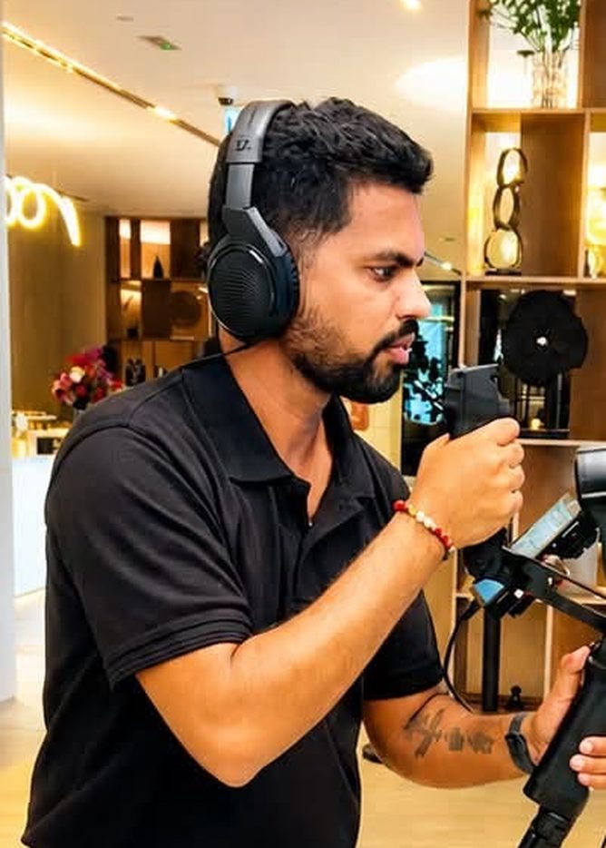 Isuru Ranasinghe, Professional Videographer at Clipnox Media Production